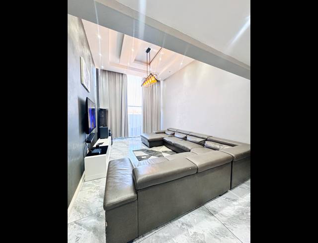 5 BEDROOM FREEHOLD FOR SALE IN ROCKDALE